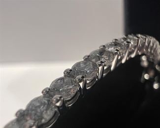 14K Gold Diamond 2.3KT Clasp Bangle Bracelet