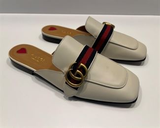 Brand New / Never Worn Women's Gucci Peyton Leather Flats Size 38-1/2
