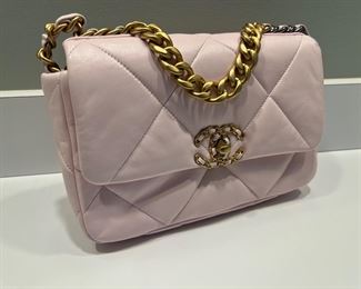 Brand New / Never Used Women's Chanel Light Pink Quilted Lambskin Large Chanel 19 Bag