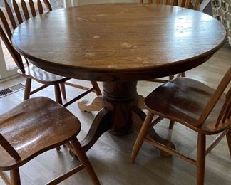 Round Table with Four Chairs Project Piece