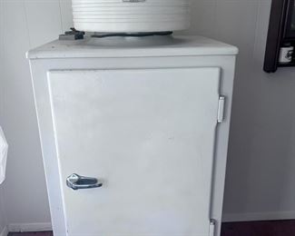 Hendrix refrigerator