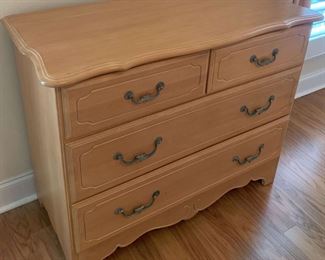 "Willow Oak in Woodside" in Aiken, SC Starts Closing Sat 6/3 at 8pm. Pickup is Mon 6/5 from 2-6pm. Please click here to see more photos, descriptions, and current bids:&nbsp;https://ctbids.com/estate-sale/22076