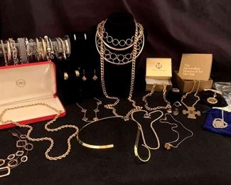 "Willow Oak in Woodside" in Aiken, SC Starts Closing Sat 6/3 at 8pm. Pickup is Mon 6/5 from 2-6pm. Please click here to see more photos, descriptions, and current bids:&nbsp;https://ctbids.com/estate-sale/22076