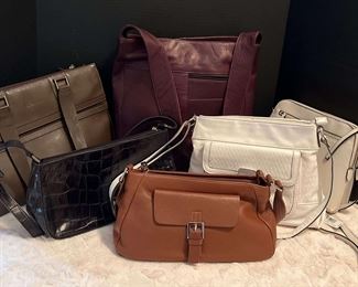 "Willow Oak in Woodside" in Aiken, SC Starts Closing Sat 6/3 at 8pm. Pickup is Mon 6/5 from 2-6pm. Please click here to see more photos, descriptions, and current bids:&nbsp;https://ctbids.com/estate-sale/22076