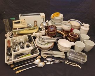 "Willow Oak in Woodside" in Aiken, SC Starts Closing Sat 6/3 at 8pm. Pickup is Mon 6/5 from 2-6pm. Please click here to see more photos, descriptions, and current bids:&nbsp;https://ctbids.com/estate-sale/22076