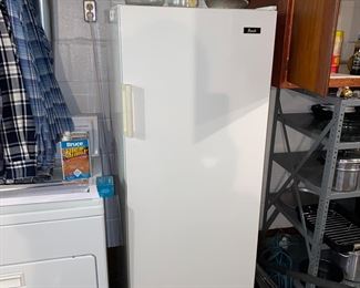 Working refrigerator with freezer
