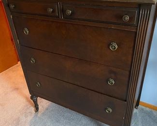 Antique 5 drawer dresser