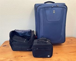 3piece Travel Pro Luggage Set And Travel Gadgets
