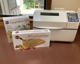 Zojirushi Bread Machine And Norpro Bread Accessories
