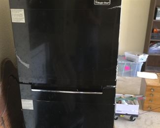Magic Chef Refrigerator