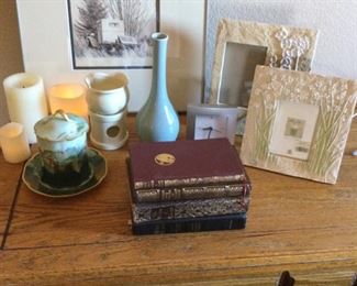 Pretty as a Picture Decor Lot