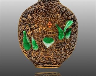 Qing Dynasty Jade Inlaid Gilt Gold Snuff Bottle
