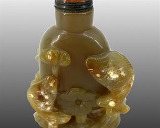 Qing Dynasty Finely Carved Jade Snuff Bottle
