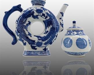 2pc. Wu Xiangrui Ming Porcelain Teapot/ Sugar Bowl
