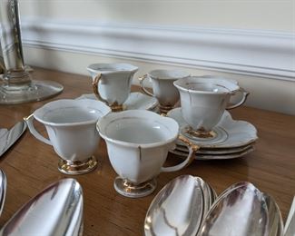 Tea cups set