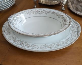 Noritake Platter and serving bowl 'Westbrook'