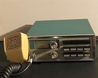 Heathkit Ham Radio Transceiver HW-202