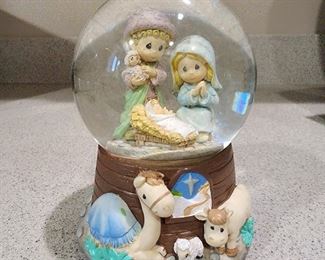 Pre-Sale: Precious Moments Nativity Water Globe "Oh Little Town of Bethlehem"
