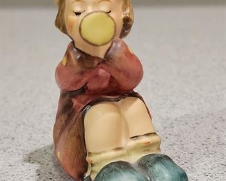 Pre-Sale: Hummel Goebel Girl with Flute
