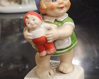 Vintage Goebel Greta The Little Mother Co-Boy Gnome  1981 Figurine