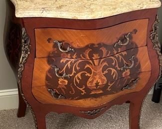 Pair of Italian chests/nightstands