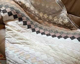 Amazing “Trip Around the World Color Splash” quilt in neutrals. Mennonite quilter society Pennsylvania. Paid $675