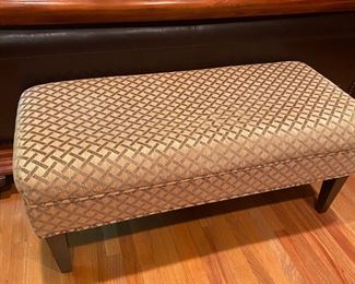 UPHOLSTERED BENCH