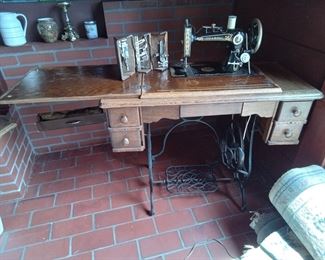 Dearing Antique Treadle Sewing Machine
