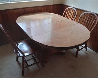 Dining Table with 3 Chairs and 2 leafs