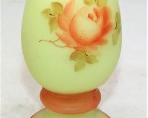 Lot 008   5 Bid(s)
FENTON egg handpainted