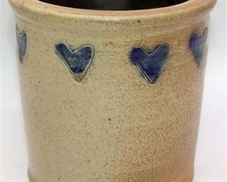Lot 013   1 Bid(s)
Hartville pottery crock