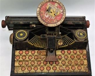 Lot 014   4 Bid(s)
MARX VTG De Luxe Typewriter