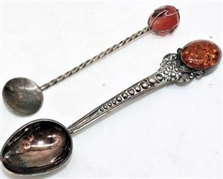 Lot 052   5 Bid(s)
Sterling spoon Amber end