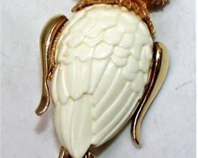 Lot 081   3 Bid(s)
Owl Brooch pin