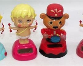 Lot 095   1 Bid(s)
Solar Power Bobble head figures Motion