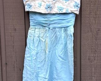 VINTAGE LADIES CLOTHING