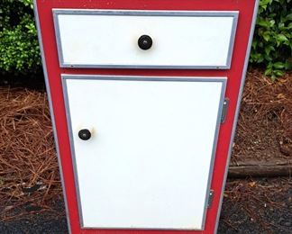 VINTAGE RED & WHITE CABINET ENAMEL TOP