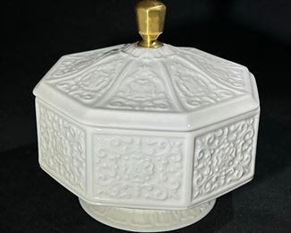 Lenox covered pedestal dish