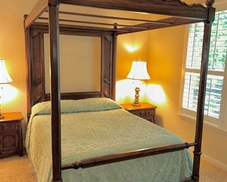 Queen Thomasville poster canopy bed…it’s dreamy!