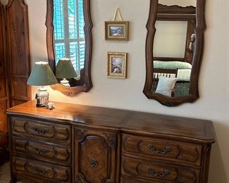 Thomasville dresser & mirrors