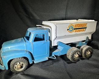 Vintage Buddy L hydraulic dumper, pressed steel