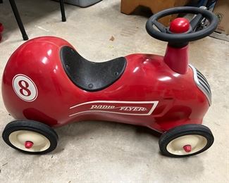 Radio Flyer children’s riding toy