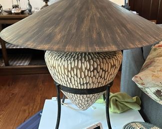Pedestal lamp