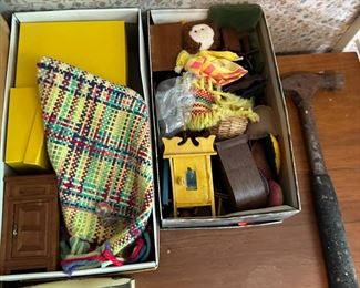 Dollhouse furniture and accessories