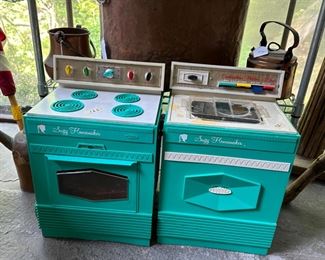 Suzy Homemaker Stove and Washer. Memories!