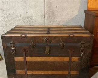 https://bit.ly/C2C06122023 Antique Dealer Estate Auction: Stoneware, Kitchen, Household, Home Decor, Antiques, Primitives, Furniture & More! Ends June 12th 7pm, everything starts at $5