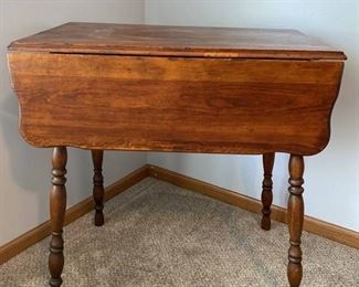 https://bit.ly/C2C06122023 Antique Dealer Estate Auction: Stoneware, Kitchen, Household, Home Decor, Antiques, Primitives, Furniture & More! Ends June 12th 7pm, everything starts at $5