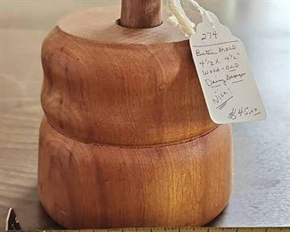 https://bit.ly/C2C06122023 Antique Dealer Estate Auction: Stoneware, Kitchen, Household, Home Decor, Antiques, Primitives, Furniture & More! Ends June 12th 7pm, everything starts at $5