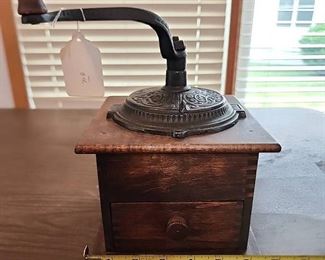 https://bit.ly/C2C06122023 Antique Dealer Estate Auction: Stoneware, Kitchen, Household, Home Decor, Antiques, Primitives, Furniture & More! Ends June 12th 7pm, everything starts at $5