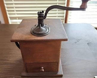 https://bit.ly/C2C06122023 Antique Dealer Estate Auction: Stoneware, Kitchen, Household, Home Decor, Antiques, Primitives, Furniture & More! Ends June 12th 7pm, everything starts at $5